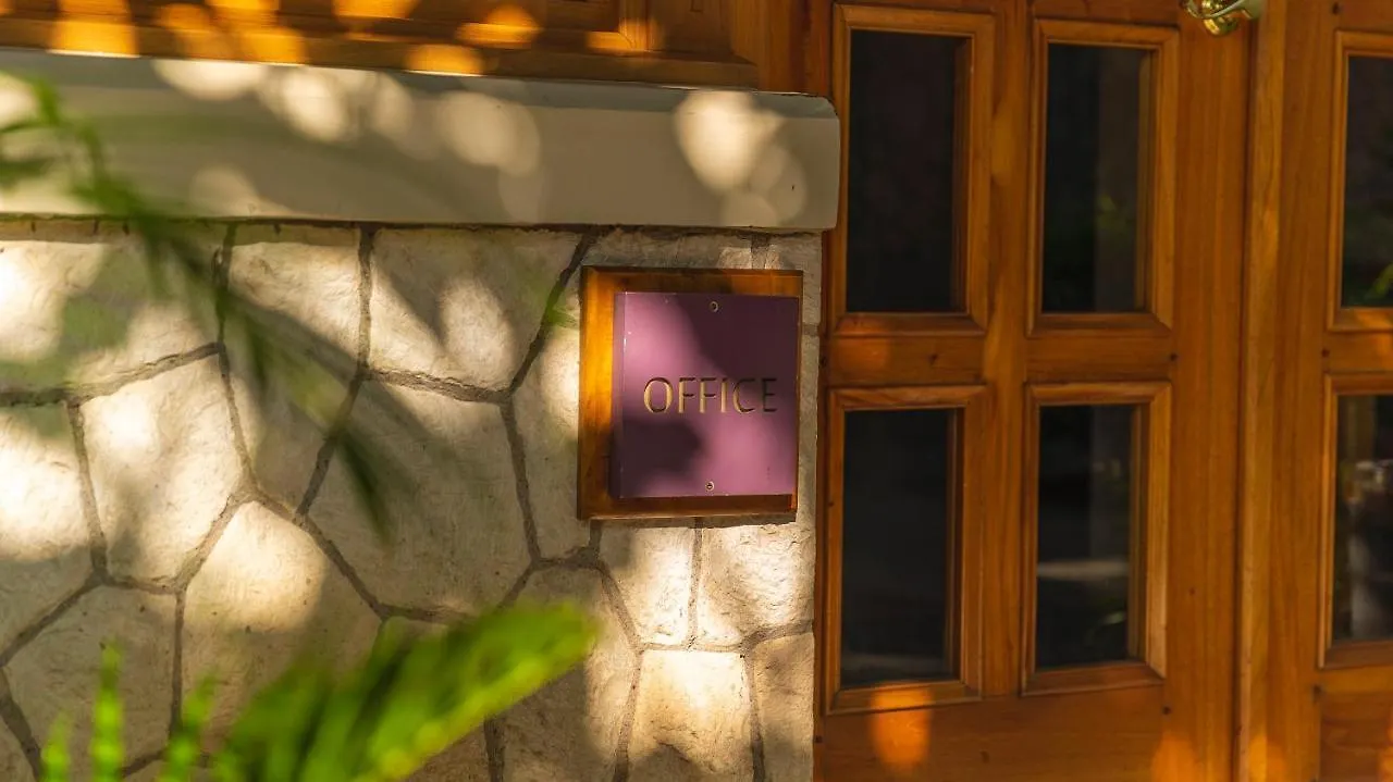 The Spa Retreat Boutique Hotel 内格里尔