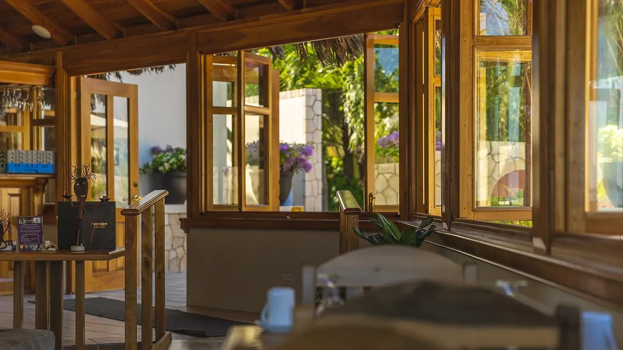The Spa Retreat Boutique Hotel 内格里尔
